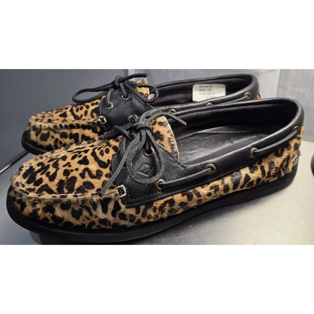Sperry Boat Shoe Genuine Calf Fur/Leather Leopard Non Marking Sole 8.5‎